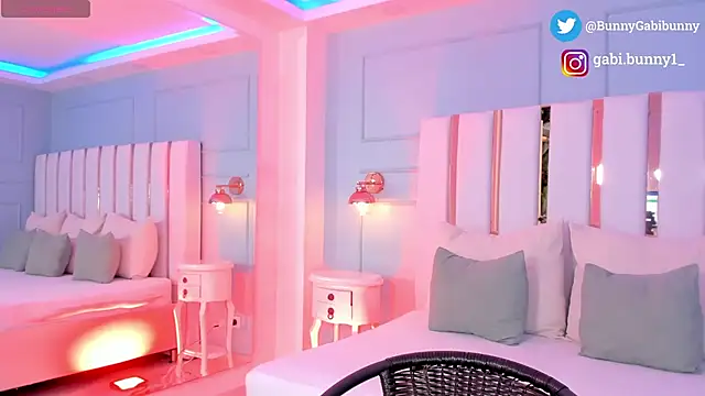 Snapshot of gabi_bunny chatting on January 13, 2026, 5:18 pm gabi bunny online show from January 13, 2026, 5:18 pm