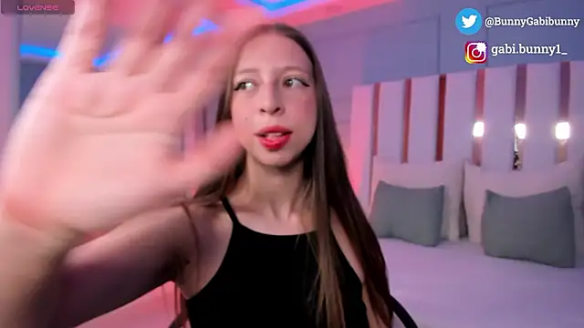 Snapshot of gabi_bunny chatting on February 4, 2026, 4:46 pm gabi bunny online show from February 4, 2026, 4:46 pm