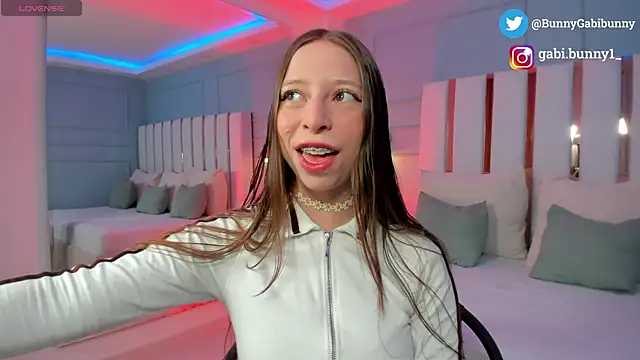 Snapshot of gabi_bunny chatting on February 12, 2026, 3:29 pm gabi bunny online show from February 12, 2026, 3:29 pm