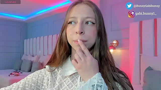 Snapshot of gabi_bunny chatting on February 16, 2026, 5:31 pm gabi bunny online show from February 16, 2026, 5:31 pm