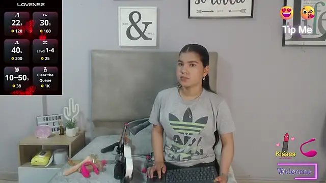 Snapshot of SophiaMeyerst chatting on July 11, 2026, 1:58 pm SophiaMeyerst online show from July 11, 2026, 1:58 pm