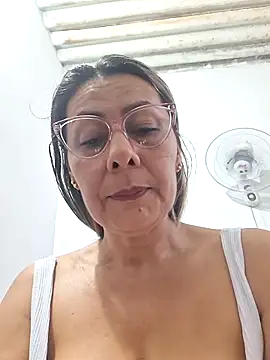 Mia-funny20 online show from February 11, 2026, 2:33 pm