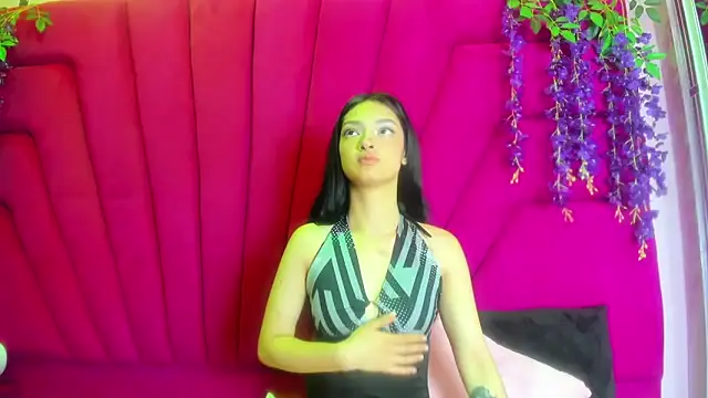 Aurora 18 online show from October 15, 2025, 2:39 pm