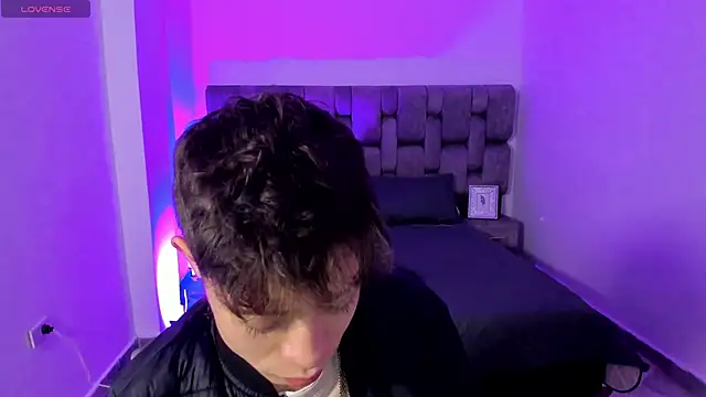 MarcusCollinss  online show from December 18, 2024, 12:07 pm