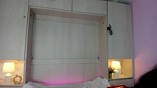 valerymeyerr online show from October 17, 2025, 4:15 am