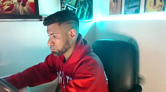 Snapshot of Enriblack92 chatting on December 3, 2024, 12:13 am Enriblack92 online show from December 3, 2024, 12:13 am