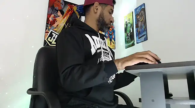 Snapshot of Enriblack92 chatting on December 30, 2024, 4:09 am Enriblack92 online show from December 30, 2024, 4:09 am