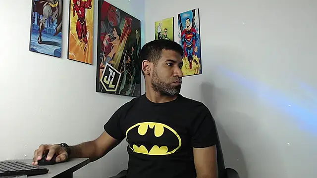 Snapshot of Enriblack92 chatting on January 16, 2025, 12:23 am Enriblack92 online show from January 16, 2025, 12:23 am