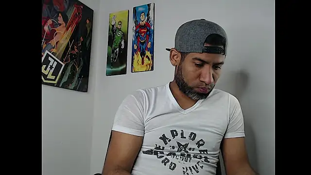 Snapshot of Enriblack92 chatting on January 23, 2025, 11:15 am Enriblack92 online show from January 23, 2025, 11:15 am