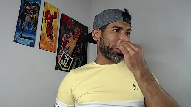 Snapshot of Enriblack92 chatting on January 24, 2025, 11:04 am Enriblack92 online show from January 24, 2025, 11:04 am