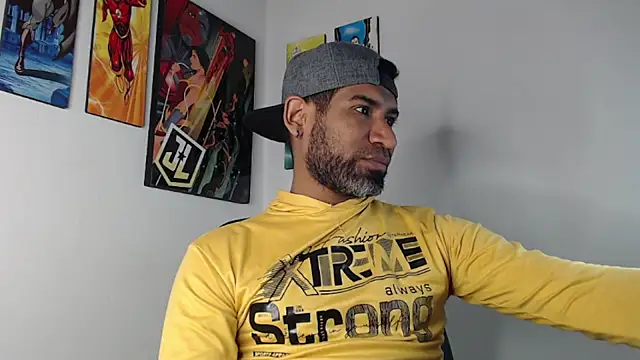 Snapshot of Enriblack92 chatting on January 26, 2025, 2:35 am Enriblack92 online show from January 26, 2025, 2:35 am