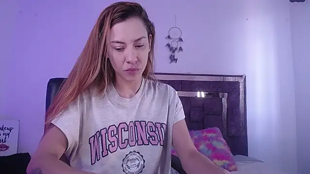 alejandrafitt online show from January 21, 2025, 8:43 pm