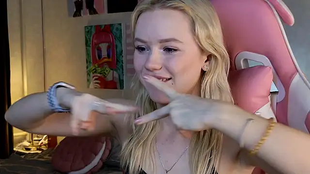 LexieLoree online show from January 24, 2025, 7:41 am