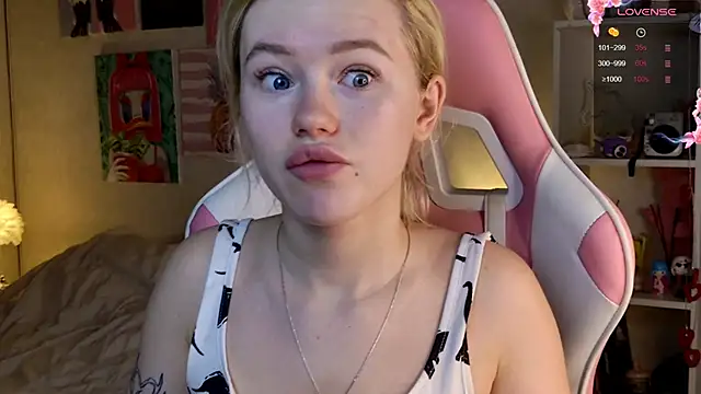 LexieLoree online show from February 5, 2025, 3:34 am