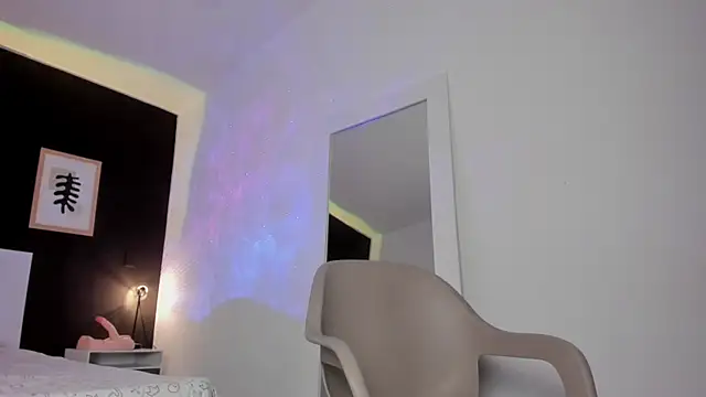 VioletPaket online show from February 18, 2025, 9:31 pm