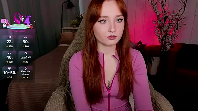 Emma Chery online show from October 12, 2025, 1:43 pm