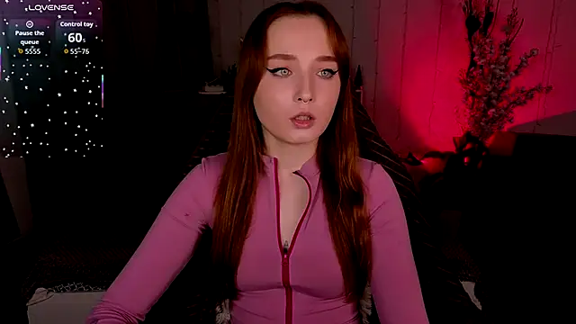 Emma Chery online show from December 2, 2025, 5:35 am