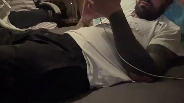 Snapshot of kameray12 chatting on December 3, 2025, 1:24 am kameray12 online show from December 3, 2025, 1:24 am