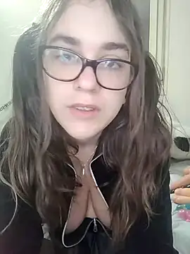 Miachan LaGattinaVogliosa online show from November 14, 2025, 2:05 pm