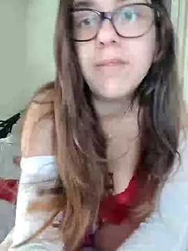 Miachan LaGattinaVogliosa online show from November 17, 2025, 2:01 pm