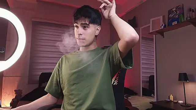 thiago rockwelll online show from March 7, 2025, 10:32 pm