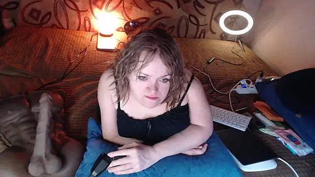 MiniNatalie online show from January 24, 2025, 11:45 pm