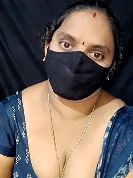 vintage-vibs online show from February 3, 2025, 4:04 am