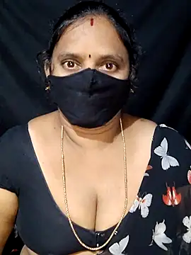 vintage-vibs online show from September 11, 2025, 6:19 pm