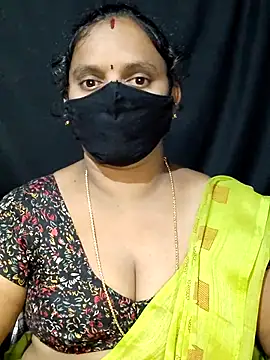 vintage-vibs online show from October 7, 2025, 5:43 pm