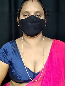 vintage-vibs online show from October 11, 2025, 5:44 pm