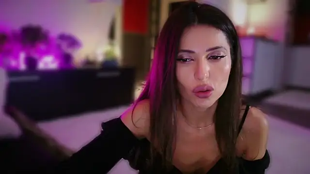 MissSmiley26 online show from November 28, 2025, 9:28 pm