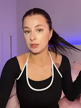 Mia-Minou online show from February 7, 2026, 8:56 pm