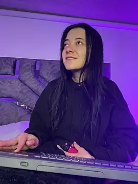 Isabella 21x online show from June 29, 2026, 11:32 am