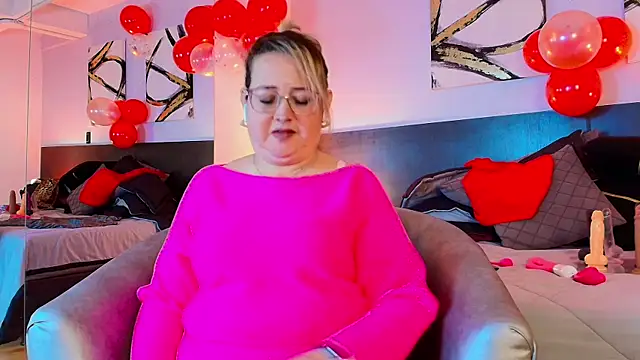 Snapshot of MartinaCaycedo chatting on February 9, 2025, 11:58 am MartinaCaycedo online show from February 9, 2025, 11:58 am