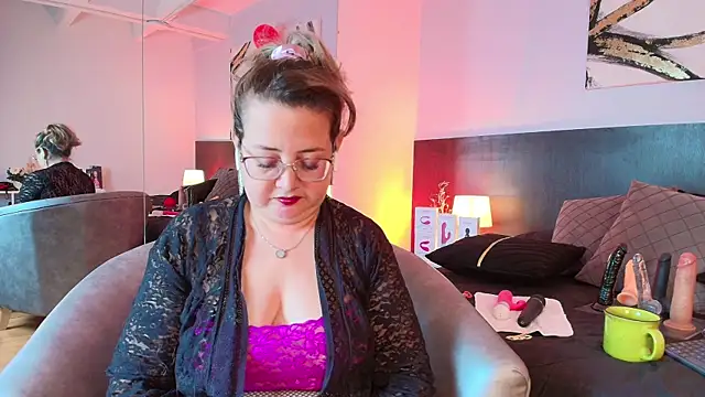 Snapshot of MartinaCaycedo chatting on February 25, 2025, 12:55 pm MartinaCaycedo online show from February 25, 2025, 12:55 pm