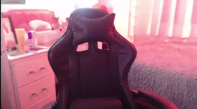 Snapshot of Beamber_ chatting on March 16, 2025, 10:44 am Beamber online show from March 16, 2025, 10:44 am