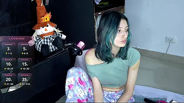 Camila---torres online show from October 29, 2025, 2:25 am