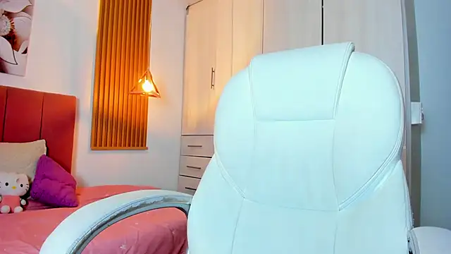 mia nevaeh online show from January 4, 2025, 12:16 am