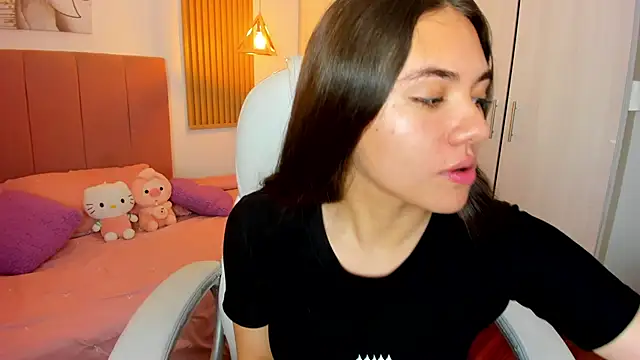 mia nevaeh online show from January 7, 2025, 11:24 pm