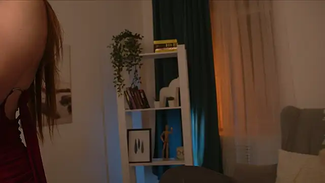 Freckle Diyana online show from September 20, 2025, 10:00 pm