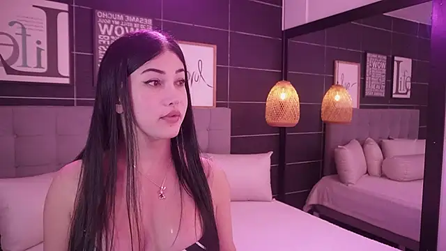 Bella TS  online show from April 1, 2026, 10:51 pm