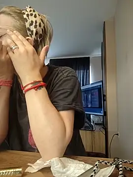 MySweetcum69 online show from April 21, 2026, 12:44 pm