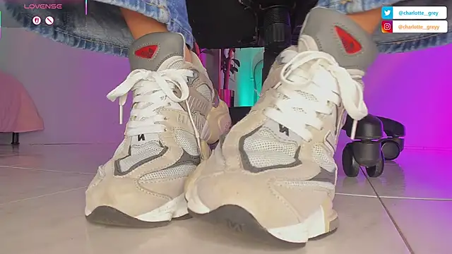 charlotte  grey online show from September 8, 2025, 7:57 pm