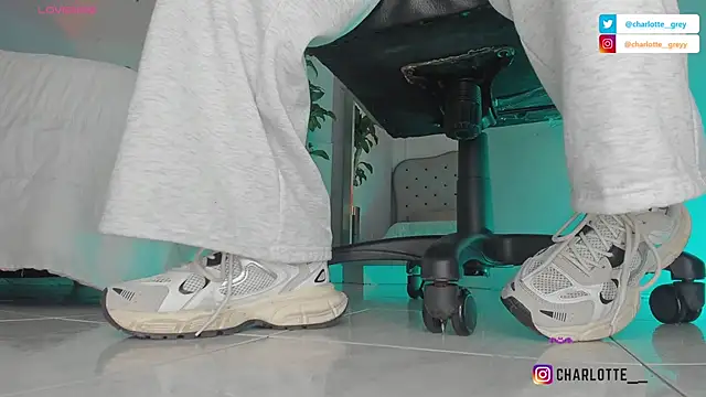 charlotte  grey online show from October 28, 2025, 8:11 pm