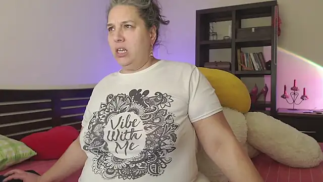 Snapshot of Niter chatting on February 12, 2025, 11:09 pm Niter online show from February 12, 2025, 11:09 pm