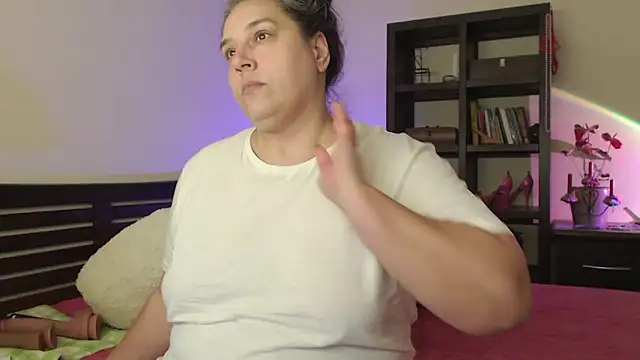 Snapshot of Niter chatting on February 26, 2025, 8:44 pm Niter online show from February 26, 2025, 8:44 pm