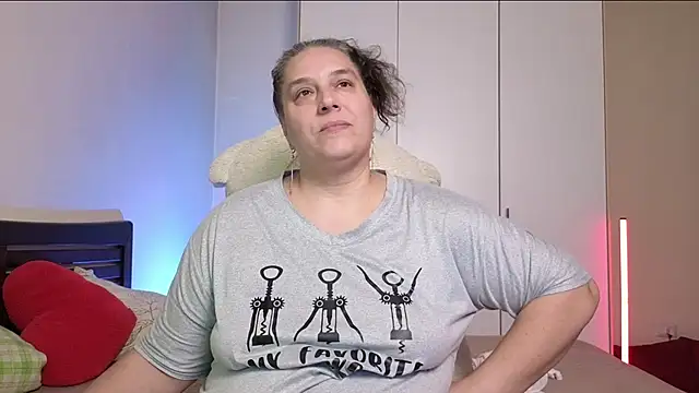 Snapshot of Niter chatting on September 25, 2025, 8:01 pm Niter online show from September 25, 2025, 8:01 pm