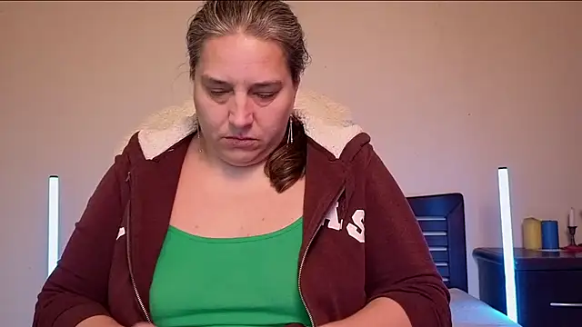 Snapshot of Niter chatting on November 29, 2025, 1:30 am Niter online show from November 29, 2025, 1:30 am