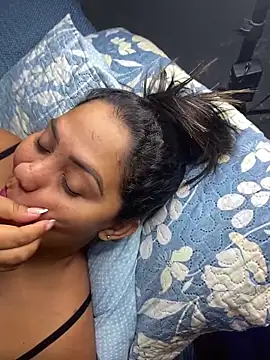 mayemarc online show from December 28, 2024, 2:33 am