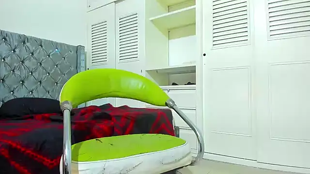 Snapshot of jamiief4 chatting on February 18, 2026, 10:22 am jamiief4 online show from February 18, 2026, 10:22 am